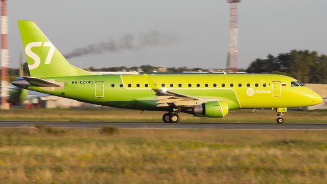 RA-02745::S7 Airlines